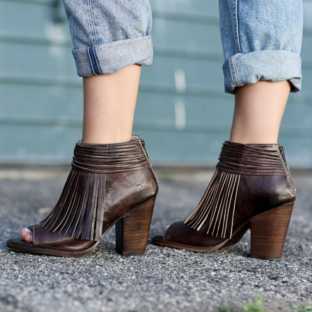 NIB Bed Stu Olivia Size 11